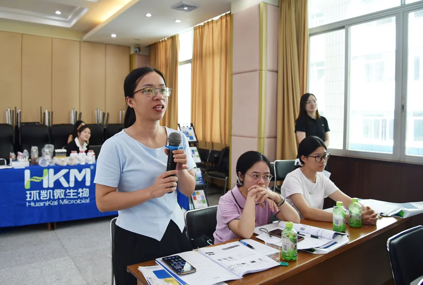 学员积极提问,与授课专家深入交流 学员积极提问,与授课专家深入交流